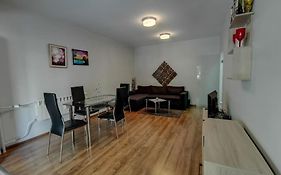 Cozy Apartment Near The Air Port